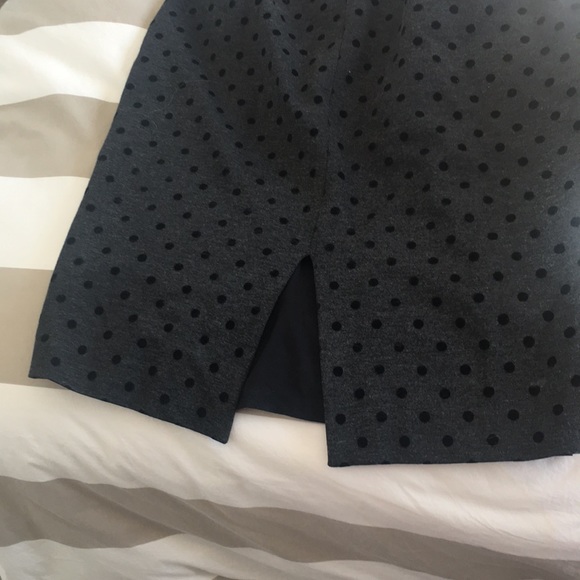 White House Black Market pencil skirt - Picture 4 of 4